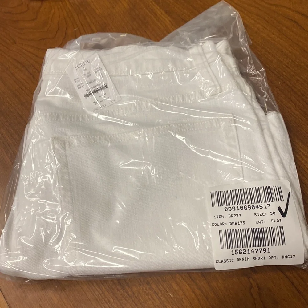 J Crew NWT Classic denim short BP277